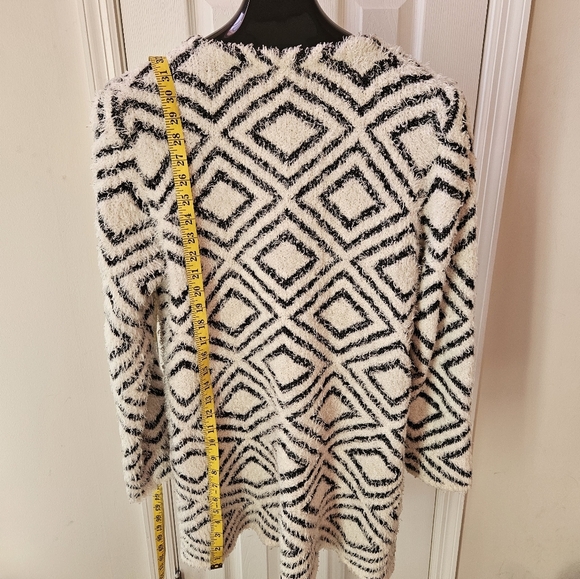 August Silk Sweater Jacket Black & White-Extra Large - Picture 3 of 8